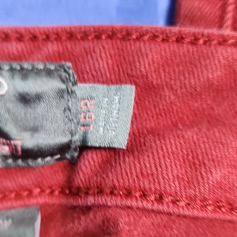 Torrid Dark Red Boyfriend Jeans Size 16R Mid Rise Relaxed Vintage Stretch - Picture 6 of 10